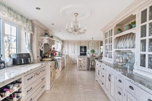 Kitchen- click for photo gallery
